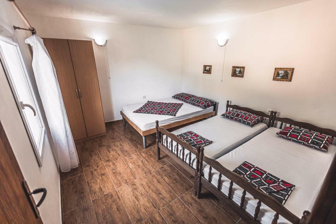 Apartments Ljujic Kruče Exteriör bild